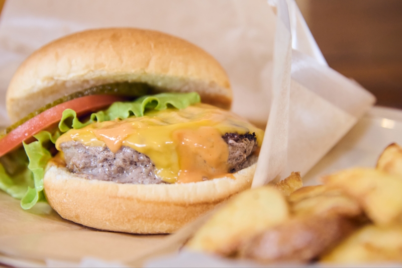 「エル・パティオバーガー」