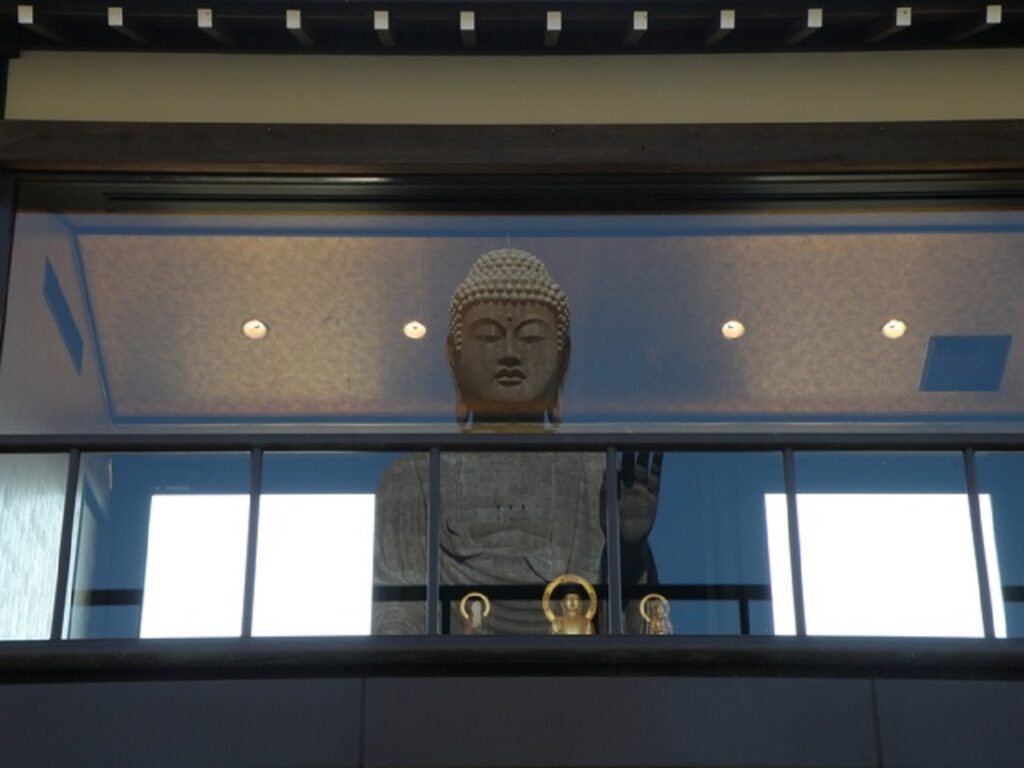 大仏さまとお釈迦さま