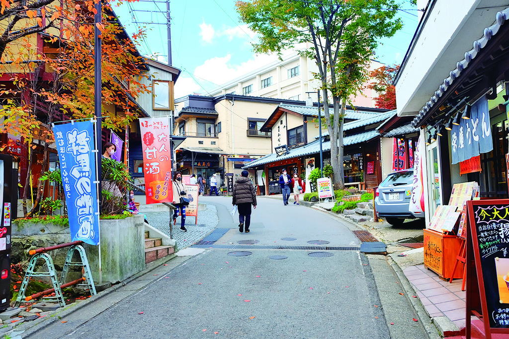 西の河原(さいのかわら)通り