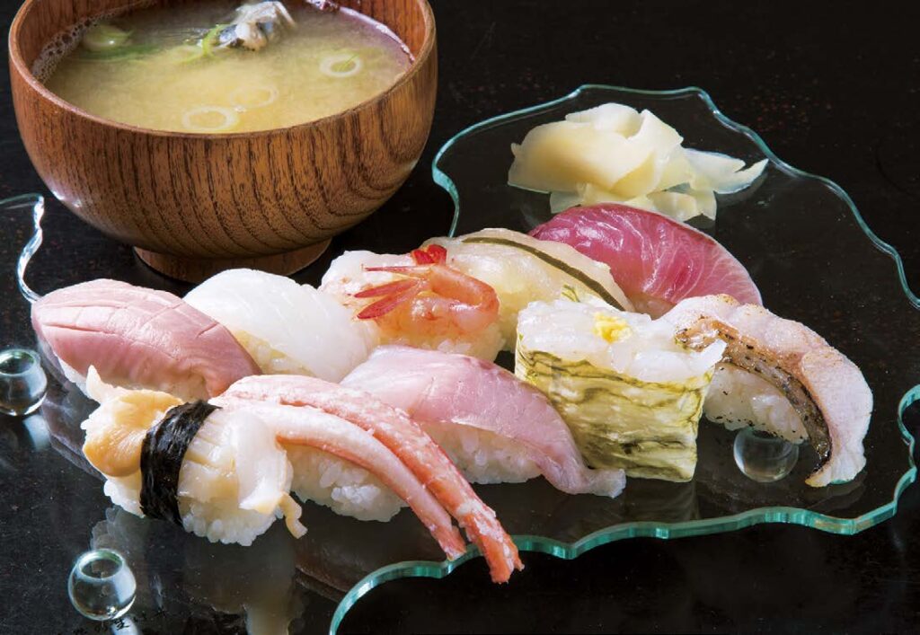 「地物のにぎり10貫＋味噌汁」4400円