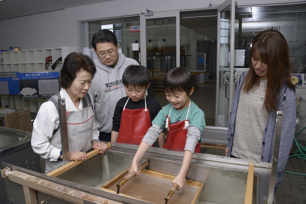 美濃和紙の里会館1