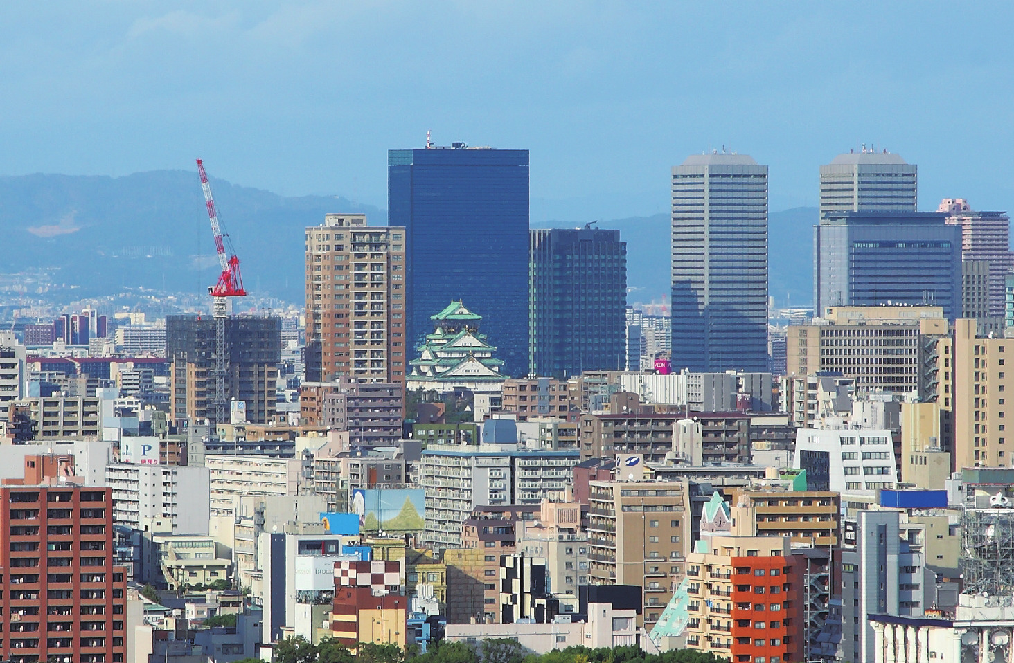 通天閣南側の通りから撮影した風景
