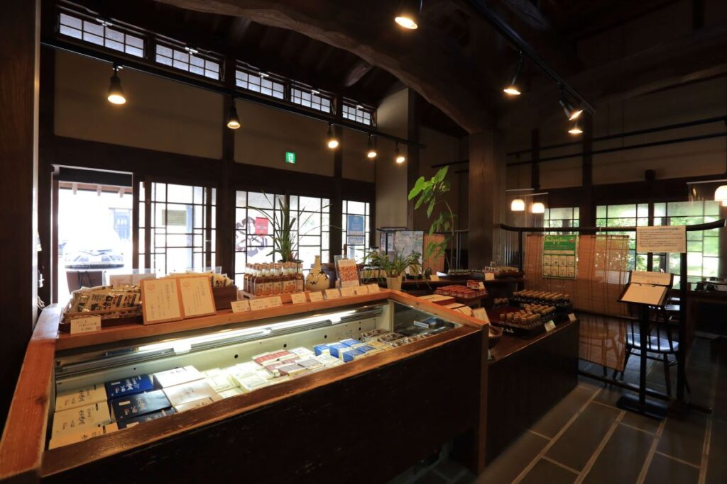 自宅で気軽にお店の味を再現できるおみやげも充実