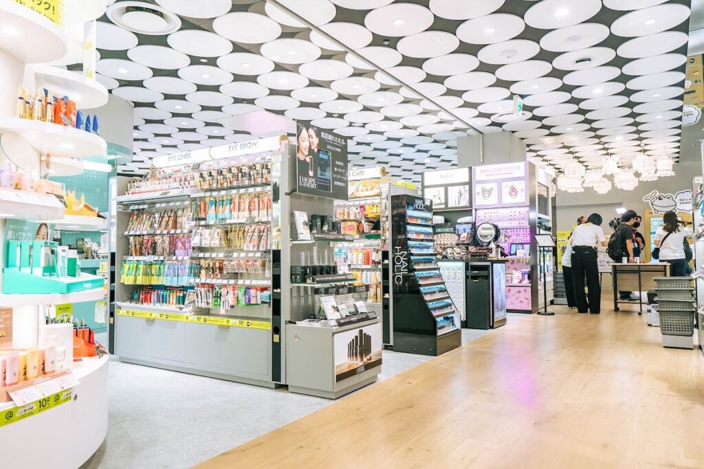 店内（ベージュの床）