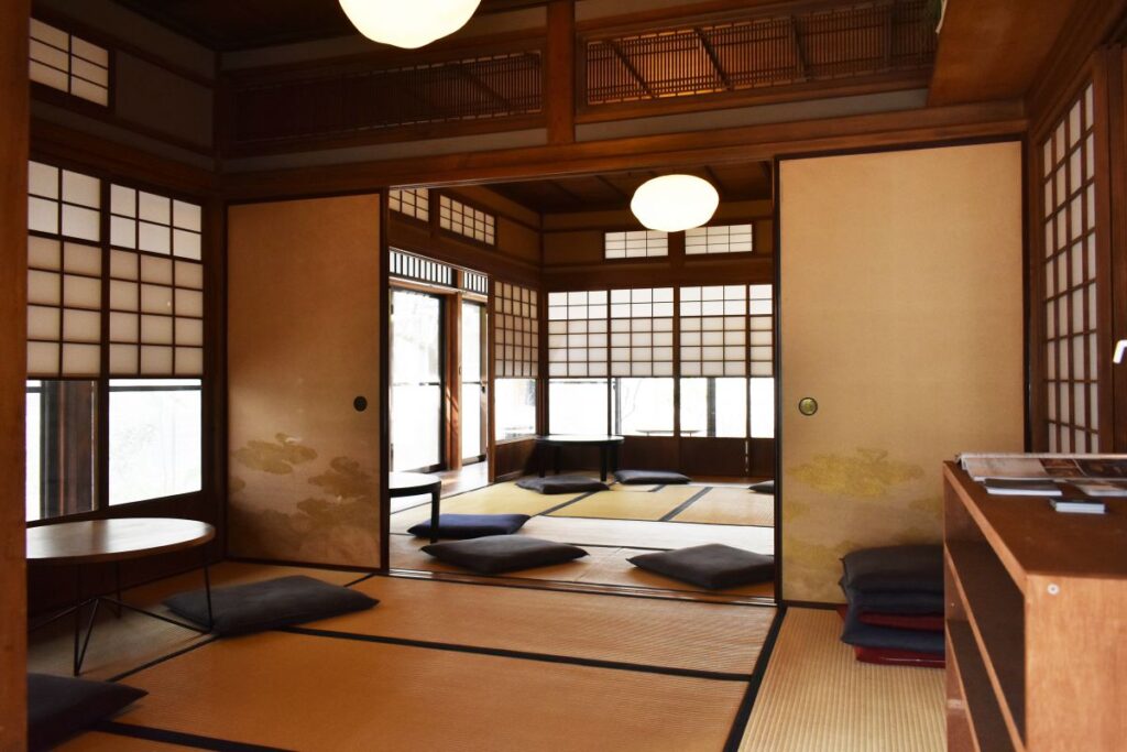 店内（和室）