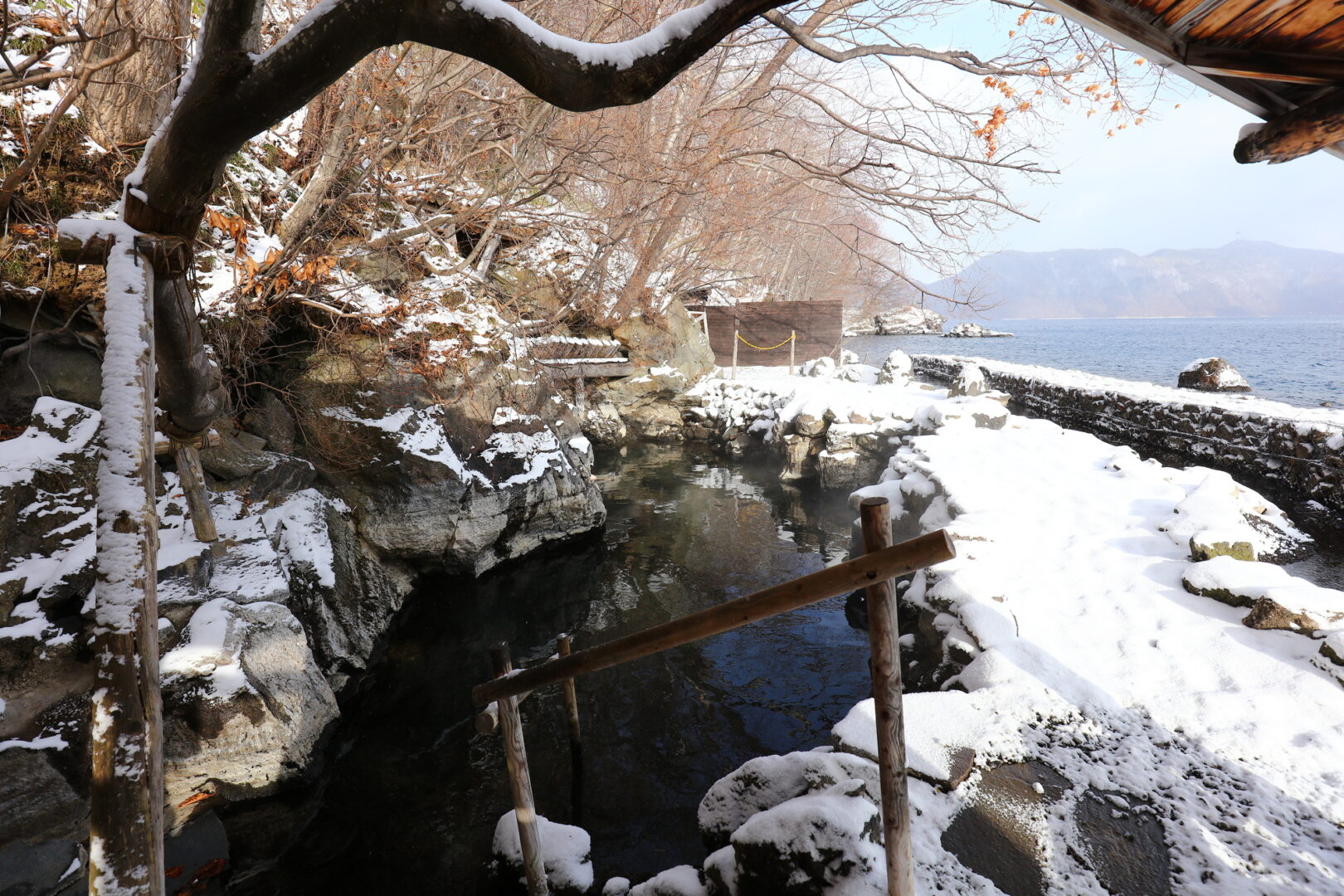丸駒温泉の天然露天風呂