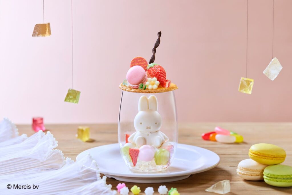 おかしのくにのミッフィーパフェ