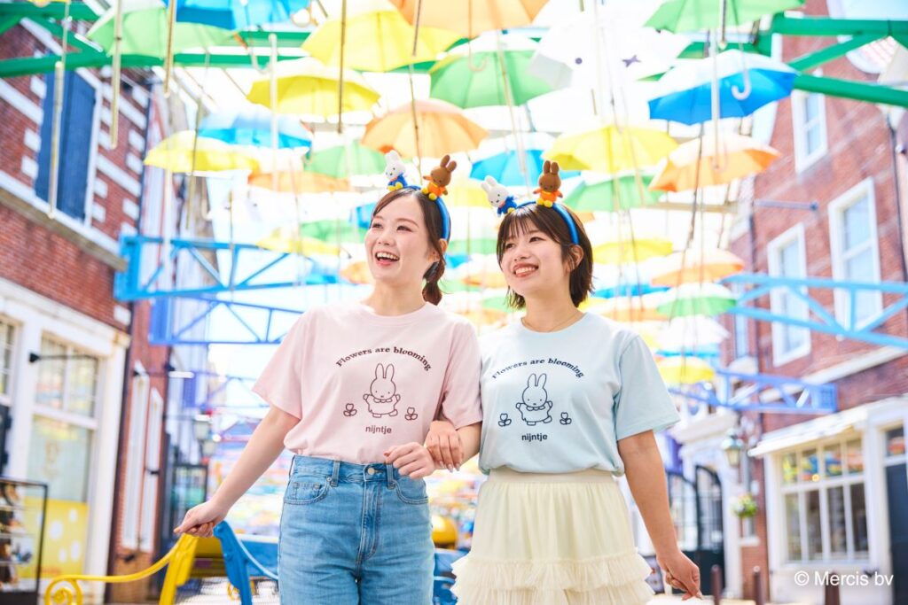 Tシャツ女子２人