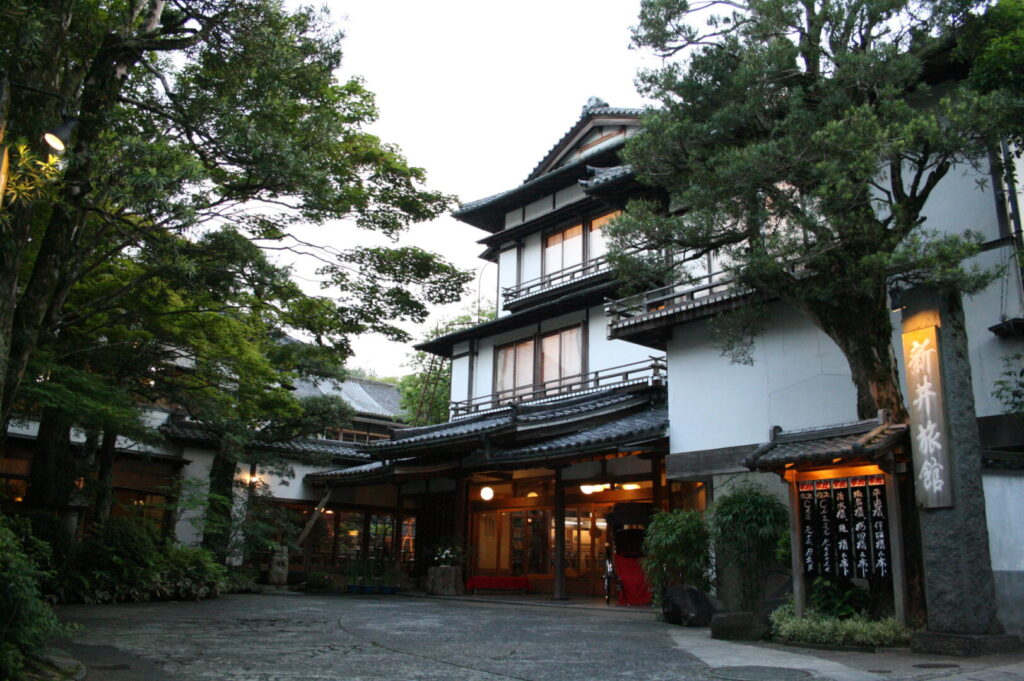 趣のある重厚な外観