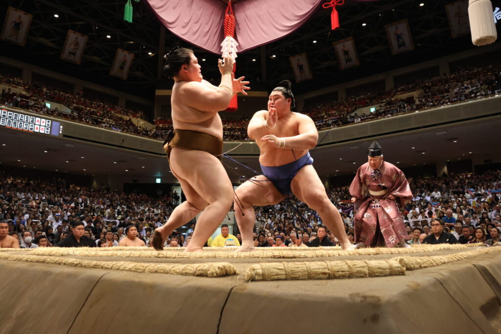 立ち合いの様子