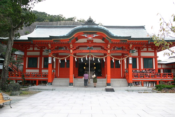 淡嶋神社正面